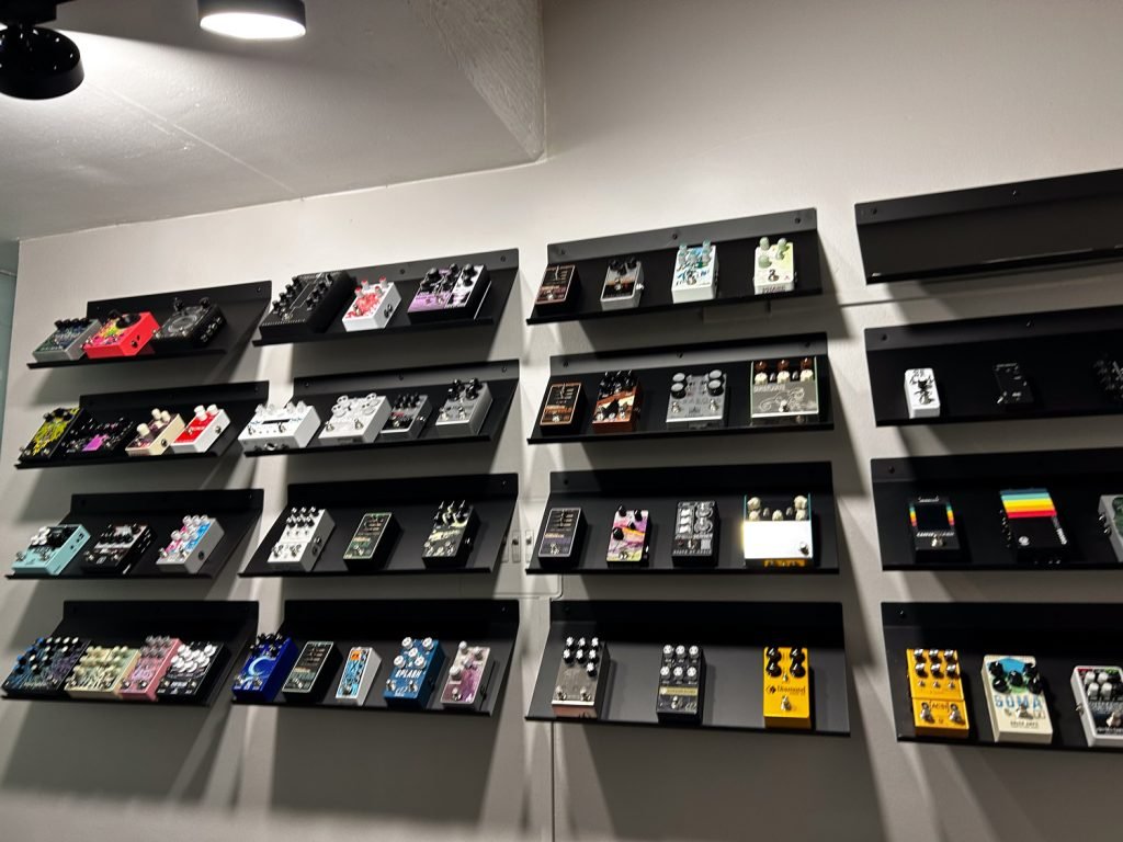 Pedales e instrumentos pedal dealer