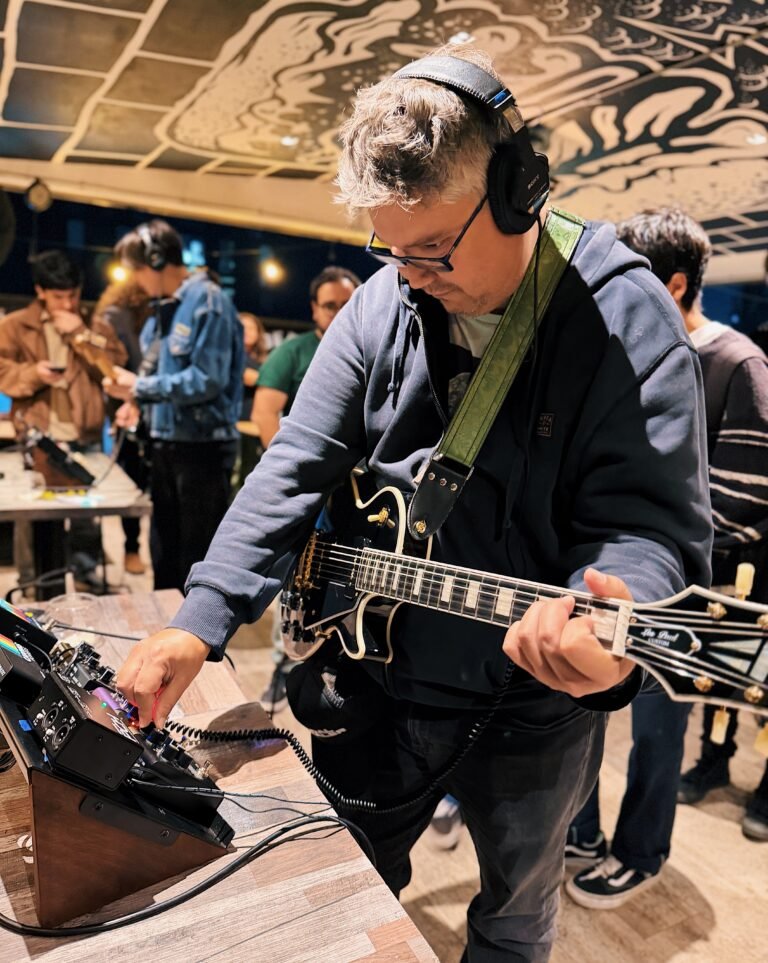 Fiesta de lanzamiento Strymon en Pedaldealer